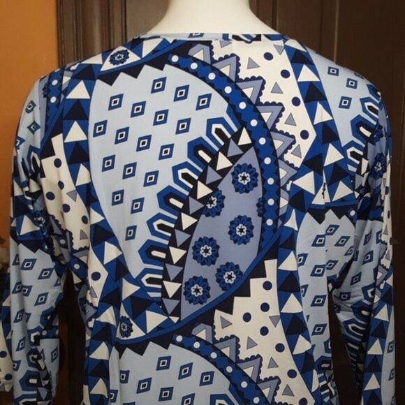 Linea By Louis Dell’Olio Blue Motif V-neck Blouse 2X - Picture 11 of 12